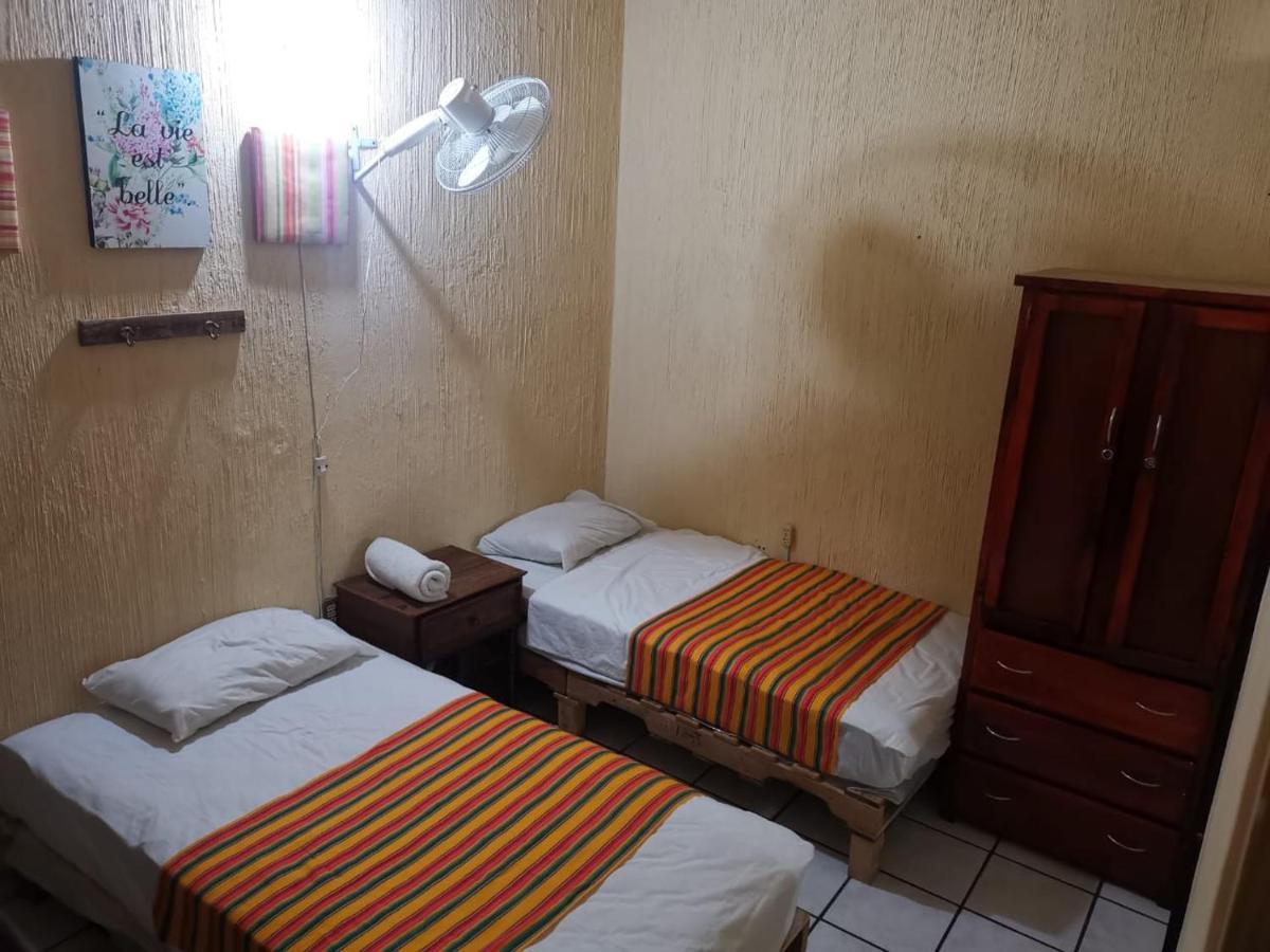 Hostal Guadalajara Exterior foto
